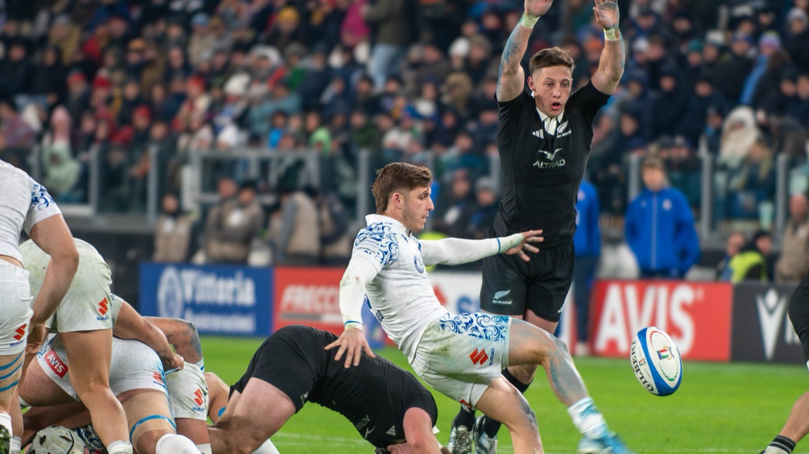 Two tries, then a dislocated shoulder: Savea is out of the decider