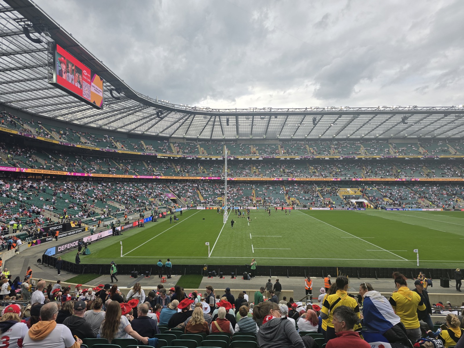One pass from a draw: England edge the Black Ferns 26-19 after the siren