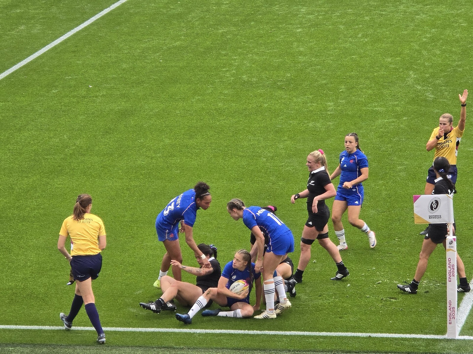 France in Hamilton: a first-time captain, four debutants and no Feleu skipper