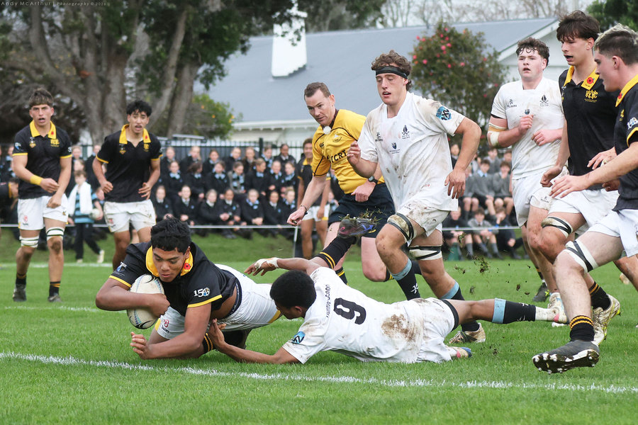 St Pat's Town and Silverstream hit form as the traditional Town v Stream clash looms